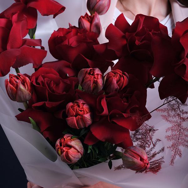 Купить Букет «Алый шелк» в  с бесплатной доставкой: цена, фото, описание